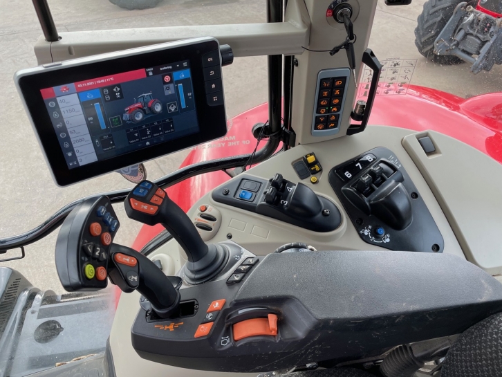 Massey Ferguson 7719S Exclusive