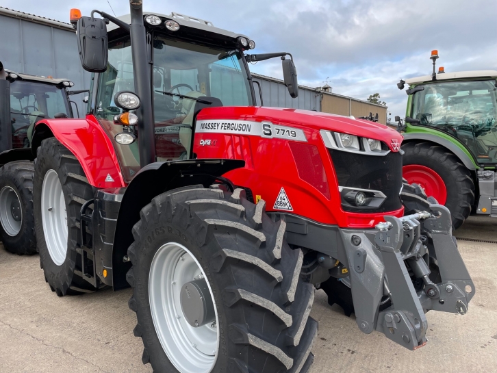 Massey Ferguson 7719S Exclusive