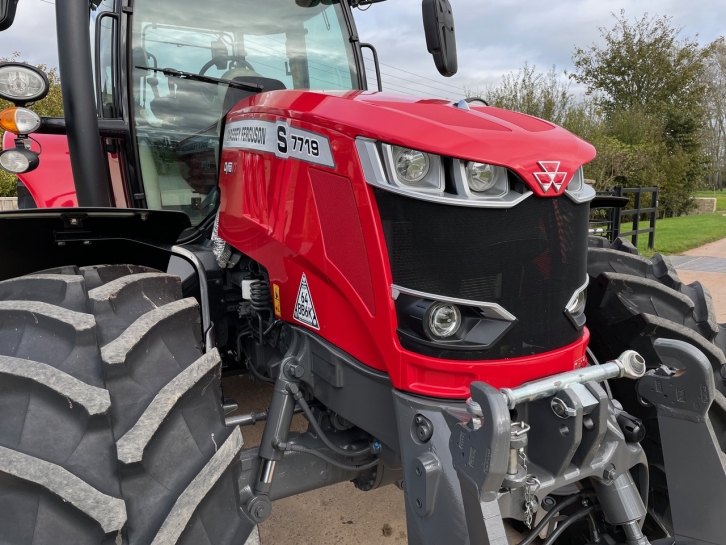 Massey Ferguson 7719S Exclusive