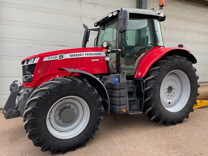 Massey Ferguson 7719S Exclusive