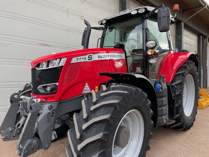 Massey Ferguson 7719S Exclusive