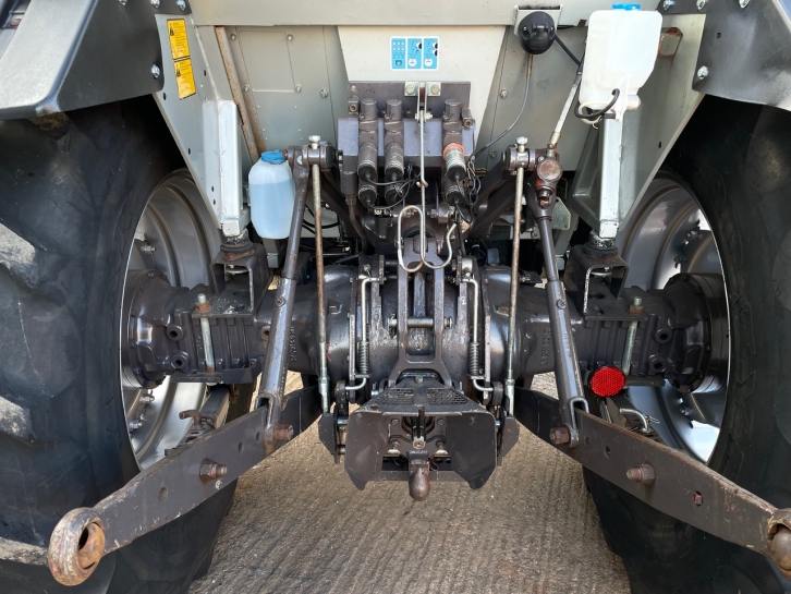 Massey Ferguson 372
