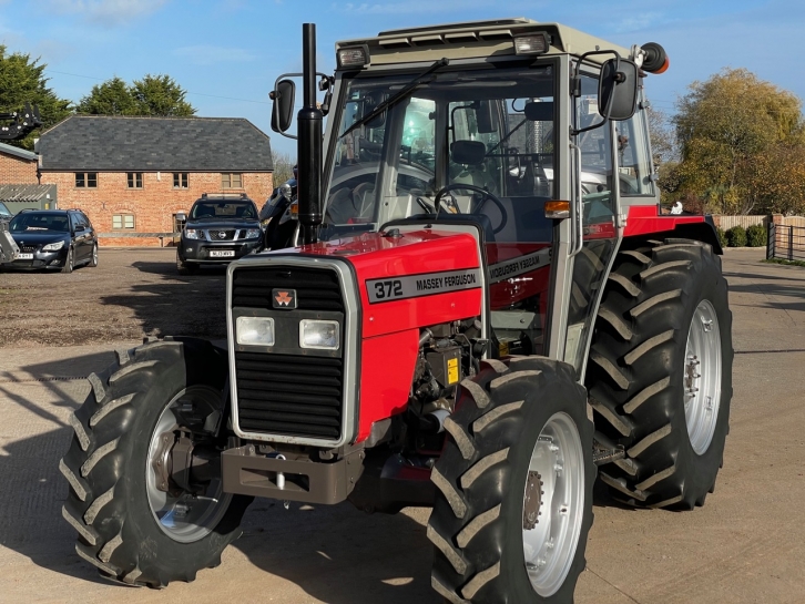 Massey Ferguson 372
