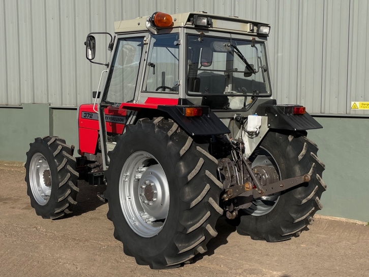 Massey Ferguson 372