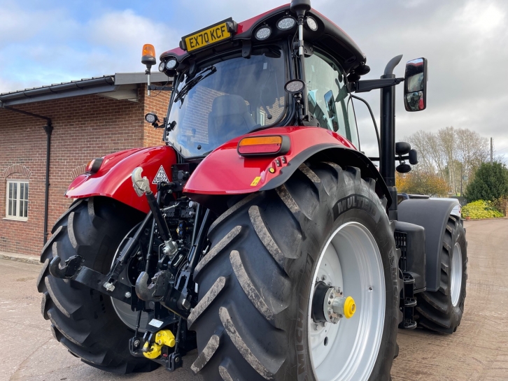 Case CVX 240