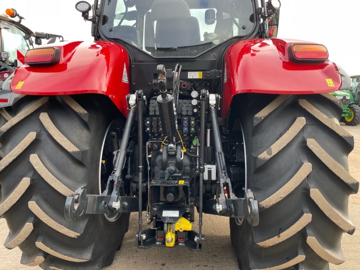 Case CVX 240