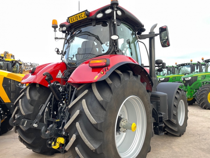 Case CVX 240