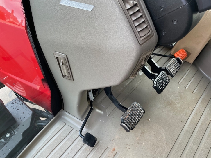 Case CVX 240
