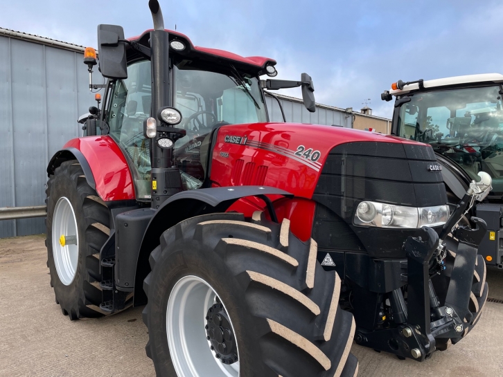Case CVX 240