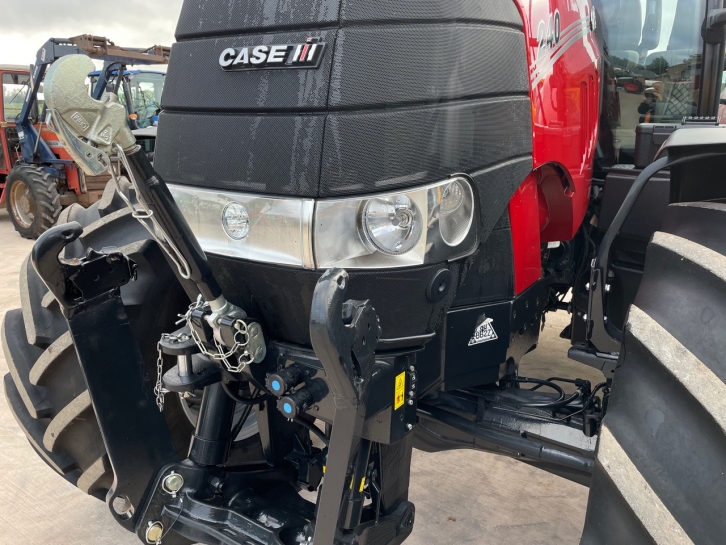 Case CVX 240