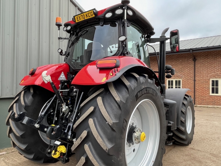 Case CVX 240