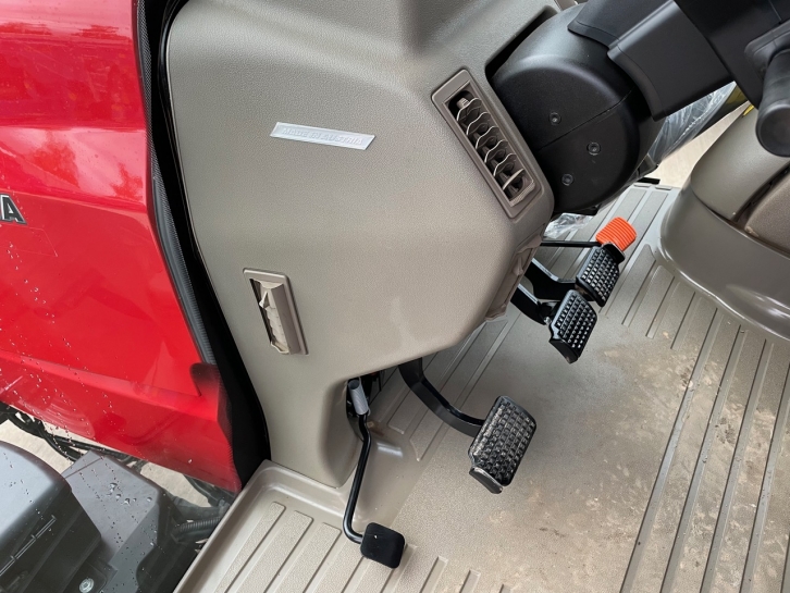 Case CVX 240