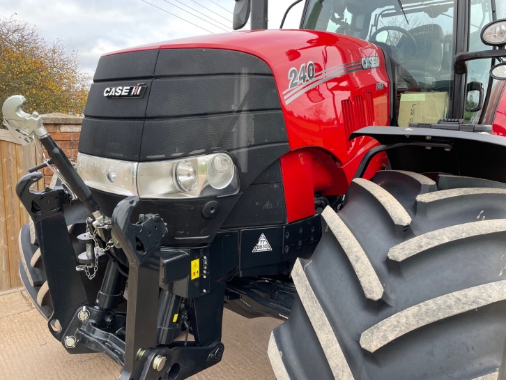Case CVX 240