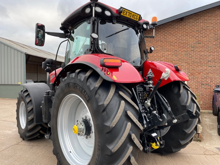 Case CVX 240