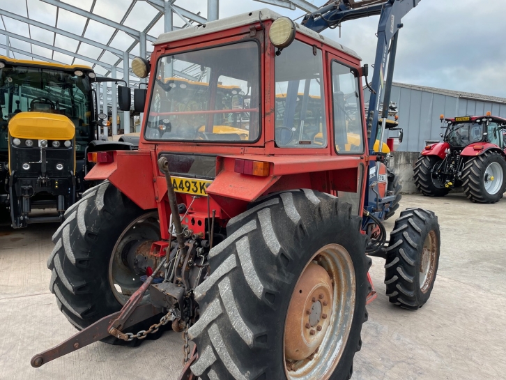 Massey Ferguson 275