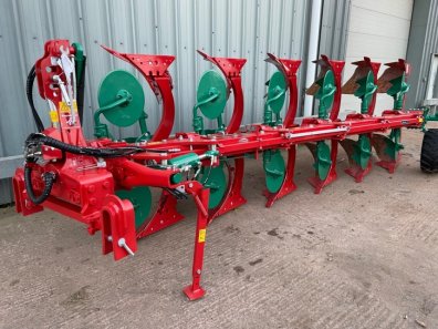 Kverneland ES six furrow plough