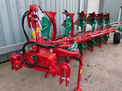 Kverneland ES six furrow plough