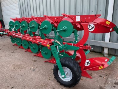 Kverneland ES six furrow plough