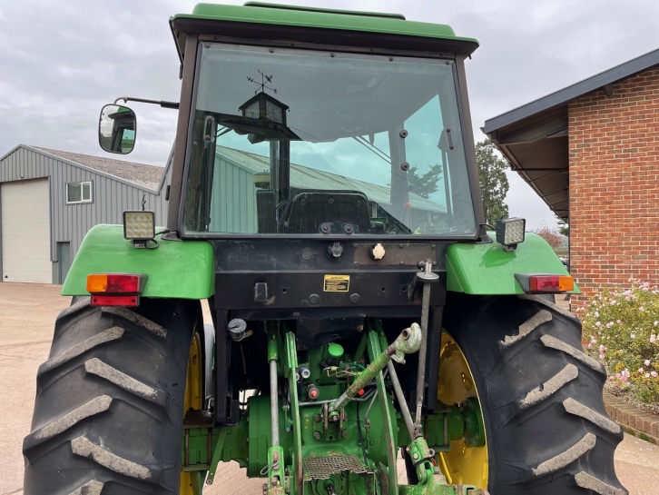 John Deere 3040