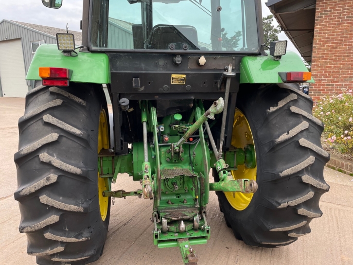 John Deere 3040