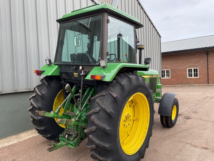 John Deere 3040