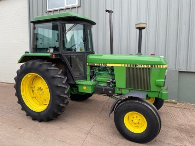 John Deere 3040