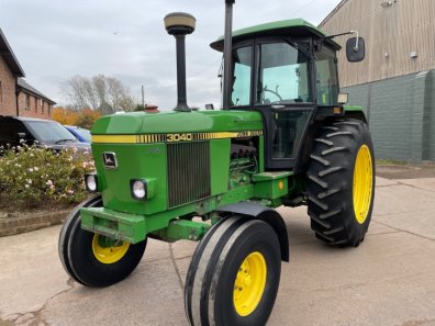 John Deere 3040