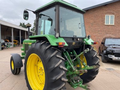John Deere 3040