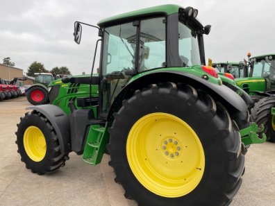 John Deere 6125M
