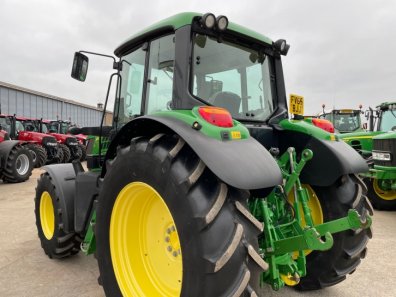 John Deere 6125M