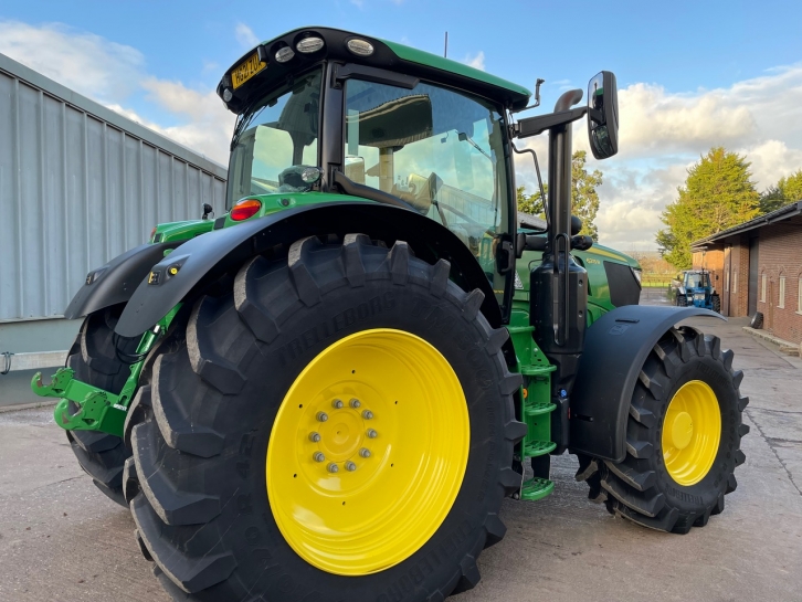 John Deere 6215R Ultimate Edition