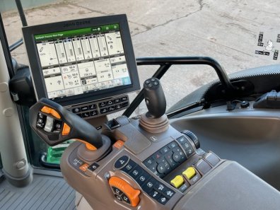 John Deere 6215R Ultimate Edition