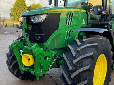 John Deere 6215R Ultimate Edition