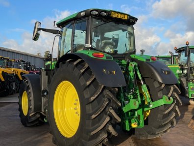 John Deere 6215R Ultimate Edition