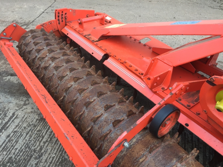 Kuhn HR4003 power harrow