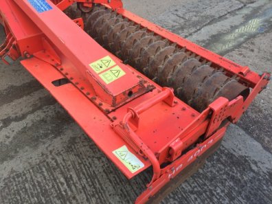 Kuhn HR4003 power harrow