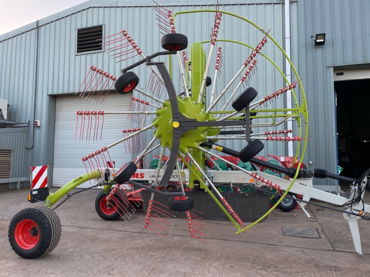 Claas Liner 2900 twin rotor rake