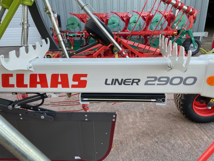 Claas Liner 2900 twin rotor rake