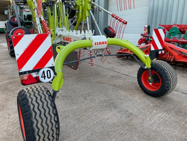 Claas Liner 2900 twin rotor rake