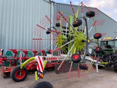Claas Liner 2900 twin rotor rake