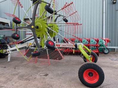 Claas Liner 2900 twin rotor rake