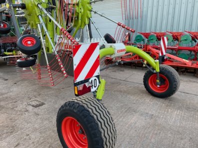 Claas Liner 2900 twin rotor rake