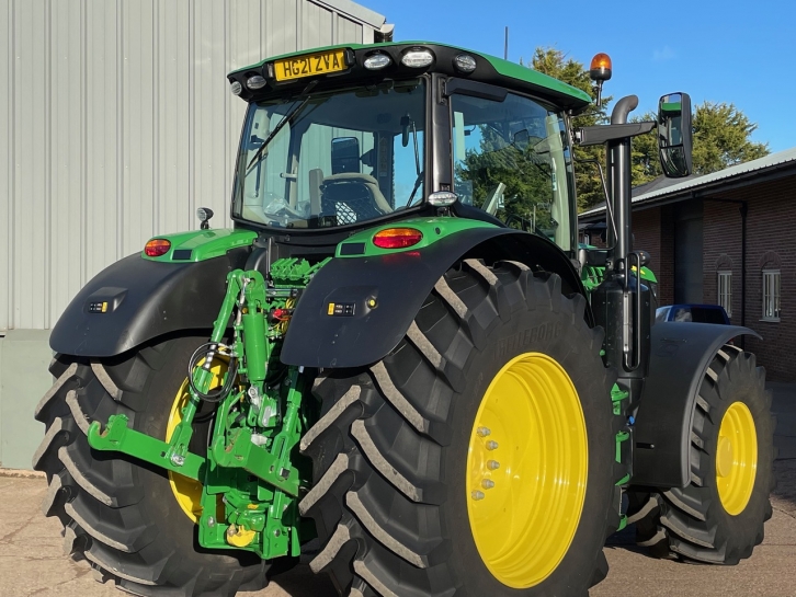 John Deere 6215R Ultimate Edition
