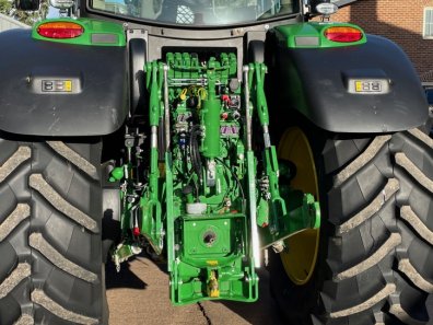 John Deere 6215R Ultimate Edition