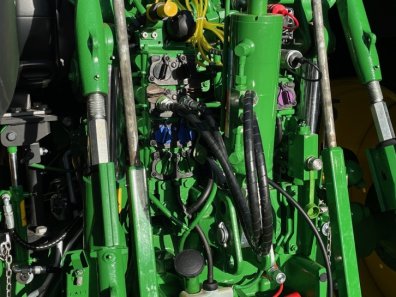 John Deere 6215R Ultimate Edition