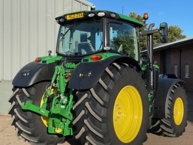 John Deere 6215R Ultimate Edition