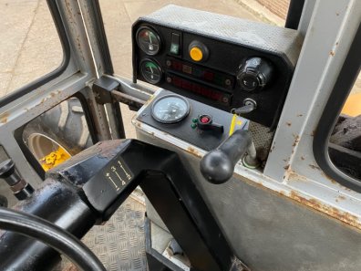 Moffett 390T