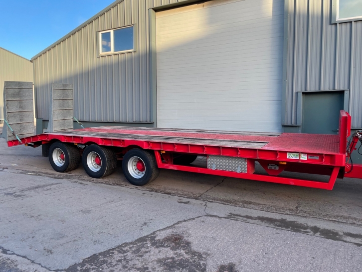 Staines Tri-axle 30ft low loader trailer