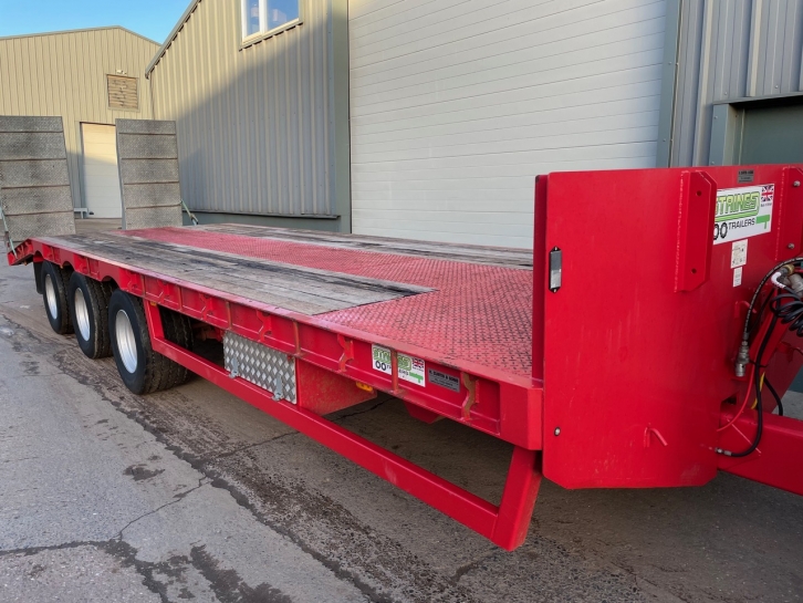 Staines Tri-axle 30ft low loader trailer