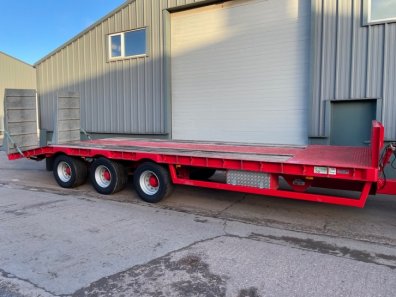 Staines Tri-axle 30ft low loader trailer